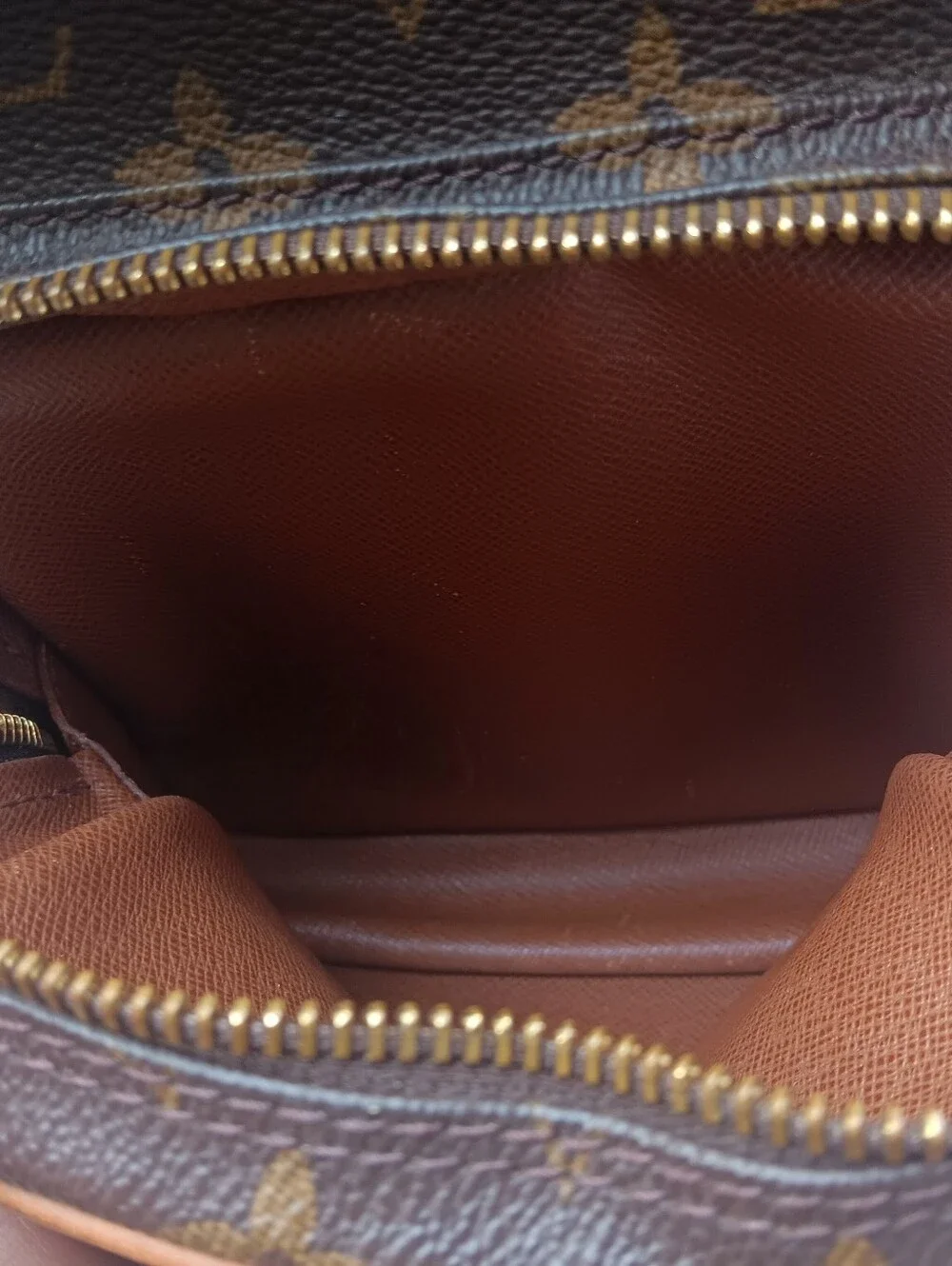 Louis Vuitton Vintage Amazon Messenger Crossbody Bag ✨ COA